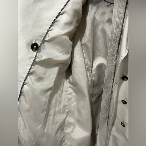 Ladies Trench Coat - Picture 5 of 9